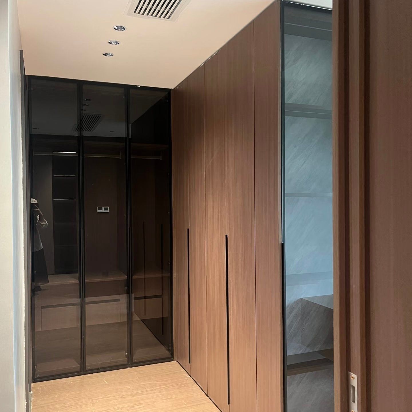 Modern 4-Door Bedroom Wardrobe with Mirror Hinged Doors